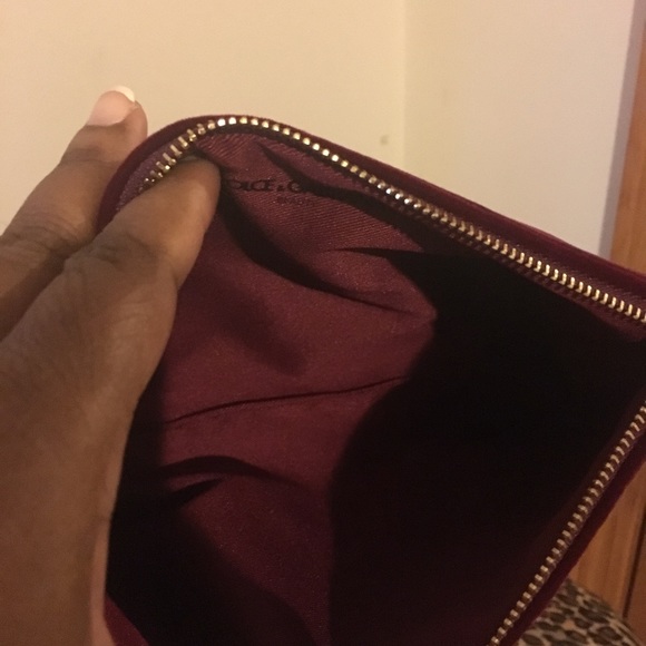 Dolce and Gabbana Cosmetic Bag - Picture 3 of 3